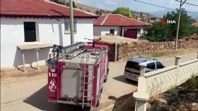 karahisar -  Köy mezarlığı çıkan yangında küle döndü Videosu