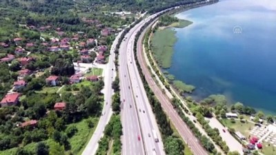 trafik yogunlugu - SAKARYA - (DRONE) Anadolu Otoyolu'nda bayram tatili dönüşü yoğunluğu yaşanıyor Videosu