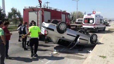 karahisar -  Takla atıp ters dönen otomobilde aynı aileden 5 kişi yaralandı Videosu