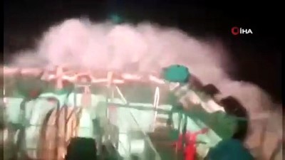 meteoroloji -  - In-Fa Tayfunu, Çin'de karaya çıktı
- Şanghay'daki havalimanında uçaklar tayfundan önce bağlandı Videosu