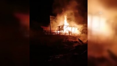 KASTAMONU - Daday'da çıkan yangında 3 ev kullanılmaz hale geldi