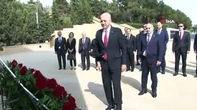 bagimsizlik -  - AK Parti Genel Başkanvekili Kurtulmuş, Bakü’de Haydar Aliyev’in mezarı ile şehitlikleri ziyaret etti Videosu