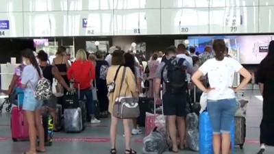 bayram tatili - MUĞLA - Dalaman Havalimanı'nda bayram tatilinde 275 uçuş gerçekleşti Videosu