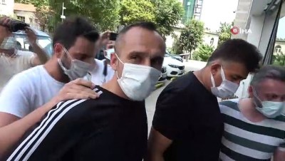 polis araci -  Samsun'da kahvehane önündeki cinayetle ilgili bir kişi adliyeye sevk edildi Videosu