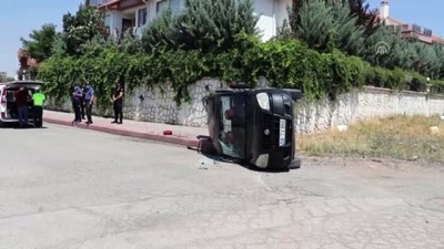 SİVAS - İki hafif ticari araç çarpıştı: 3 yaralı