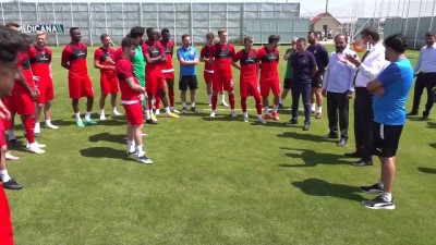 sivasspor - Sivas Valisi’nden, Sivasspor’a UEFA maçı öncesi baklava dopingi Videosu