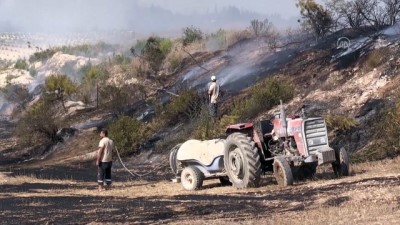 ADANA - Sarıçam'da çıkan orman yangınına müdahale ediliyor (2)