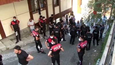 silahli catisma -  Beyoğlu'nda boşanma öncesi dünürler tartıştı: 3 ölü, 1 yaralı Videosu