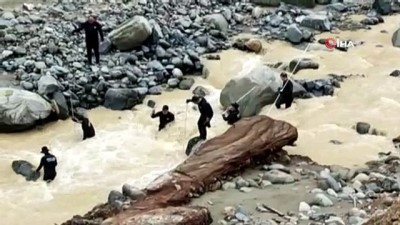 polis memuru -  Emniyet Genel Müdürlüğü, afet bölgesinde tüm imkanları ile vatandaşların yanında yer alıyor Videosu