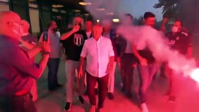 tezahurat - İSTANBUL - Beşiktaş Başkanı Ahmet Nur Çebi: 'Transfer müjdeleri tabii ki olacak' Videosu