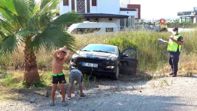 saglik ekibi -  Trafik kazası sonrası araçtan çıkıp oyunlarına devam ettiler Videosu