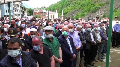 ARTVİN - Bakan Soylu, Murgul'daki selde hayatını kaybeden kişinin cenaze törenine katıldı