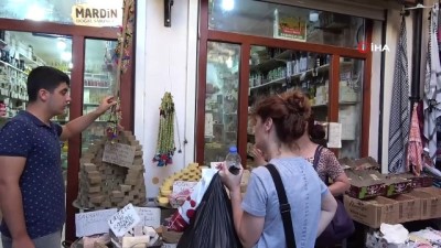 yabanci turist -  - Kısıtlamaların geri gelmesini istemeyen esnaf, vatandaşa aşı çağrısında bulundu Videosu