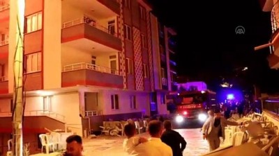 havai fisek - SAMSUN - Binanın çatısında çıkan yangın hasara neden oldu Videosu