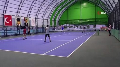 sampiyon - Iğdırlı genç tenisçiler Türkiye Şampiyonası finalleri için ter döküyor Videosu