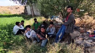 guvenlik gucleri -  Kaçak göçmenlerin yeni taktiği 'üçerli grup' Videosu