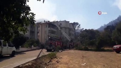  Marmaris’teki yangında iki ev zarar gördü