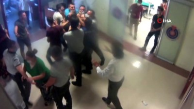 goreme -  Kahramanmaraş'ta hastanede güvenlik görevlilerine saldırı anları kamerada Videosu