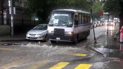  Kırıkkale’de sağanak yağış hayatı olumsuz etkiledi