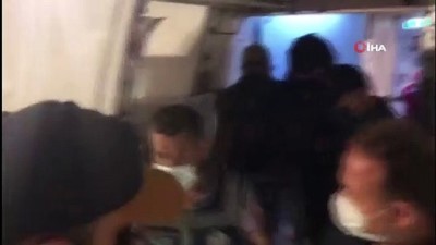 yurt disi -  ‘Tosuncuk’ lakaplı Mehmet Aydın, uçaktan böyle indirildi Videosu