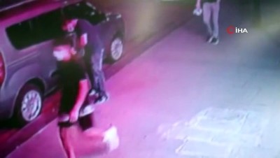 kamera kaydi -  Gaziosmanpaşa’da kadınların cep telefonunu kapkaç yapan kişi yakalandı Videosu