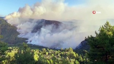  Akseki’de orman yangını devam ediyor