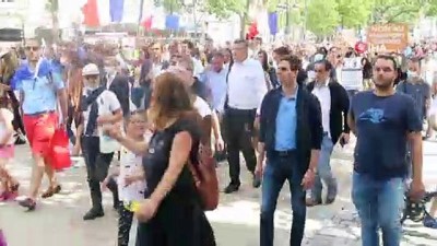 guzergah -  - Fransa’da aşı karşıtları bir kez daha sokağa indi
- Paris sokaklarında “Katil Macron”, “Macron istifa” ve “Özgürlük” sloganları Videosu