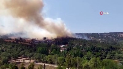  Uşak’ta orman yangını köyü tehdit ediyor