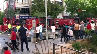 guvenlik onlemi -  Aksaray’da 4 katlı apartmanın terasında çıkan yangın paniğe neden oldu Videosu