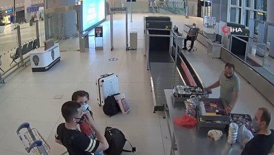 elektronik sigara -  İstanbul Havalimanı’nda 120 bin lira değerinde alkol ve tütün mamulü ele geçirildi Videosu