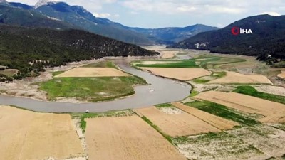 tarim arazisi -   Bir zamanlar balık tutulan baraj şimdi tarım arazisine döndü Videosu