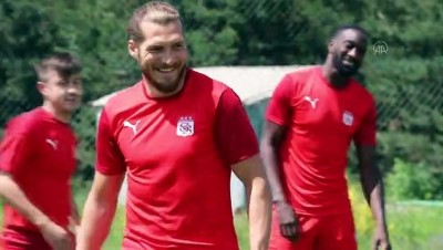 internet sitesi - Sivasspor'un yeni transferi Koray Altınay: 'Sivasspor bir üst seviyeye yükselmek gibi bir şeydi' Videosu