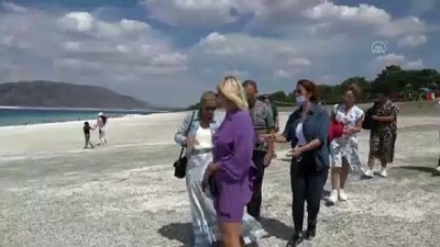 farkindalik yaratma - BURDUR - Kültür ve Turizm Bakanı Ersoy'un eşi Pervin Ersoy ile ünlüler Salda Gölü'nü gezdi Videosu