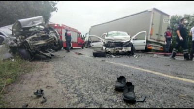 ticari arac - BURSA - Trafik kazası: 4 ölü 5 yaralı Videosu