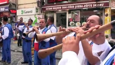 EDİRNE - Kırkpınar davul ve zurna ekibi geleneksel davet için yollara düştü