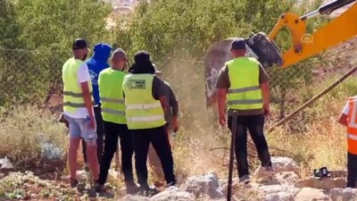 icme suyu - EL HALİL - İsrail, Batı Şeria'nın güneyinde Filistinlilerin yararlandığı bir su hattını kullanılmaz hale getirdi Videosu