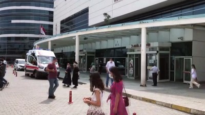 akaryakit istasyonu - KARABÜK - Akaryakıt istasyonu tabelasına çarpan otomobildeki iki kişi yaralandı Videosu