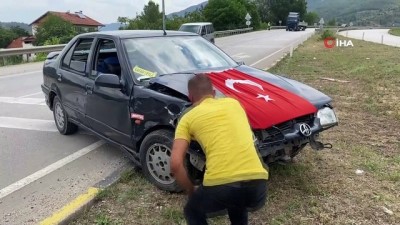  Kazayı unutup balıklarını kurtarmak için mücadele verdi
