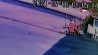 yuksek hiz -  Motosiklet sürücüsü ölümden bir metreyle kurtuldu...O anlar kamerada Videosu