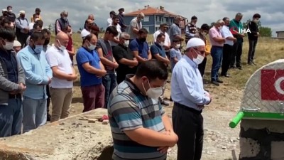 bogulma tehlikesi -  Tur teknesinin batmasıyla yaşamını yitiren çocuk Yozgat’ta toprağa verildi Videosu