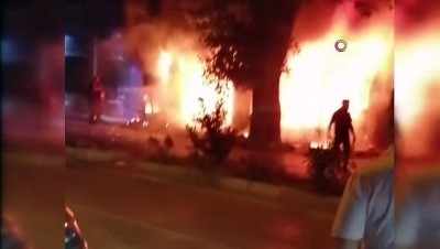 112 acil servis -  Yangında dehşet anları kamerada...Alevlerin içinden böyle çıktılar Videosu