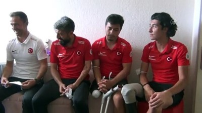 uzman cavus - AFYONKARAHİSAR - Ampute Milli Futbol Takımı, gazi Yusuf Yayla'ya moral ziyaretinde bulundu Videosu