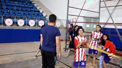 forma - HAKKARİ - Öğrenciler spor lisesine girmek için kıyasıya yarıştı Videosu