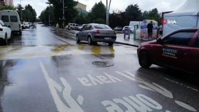 calisan kadin -  Yolun karşısına geçmeye çalışan kadına otomobil böyle çarptı Videosu