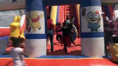 calisan cocuklar -  Bir günlük de olsa yüzleri güldü... Çadır kent çocuklarına günübirlik oyun parkı sürprizi Videosu