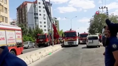  Gaziantep'te 11 katlı binanın çatı katında yangın