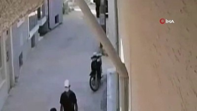 karahisar -  Güpegündüz motosiklet hırsızlığı kamerada Videosu