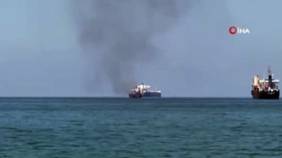 gemi personeli -  İskenderun Körfezi'nde bir gemide çıkan yangın söndürüldü Videosu