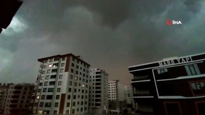 hava sicakligi -  Şimşekler gökyüzünü aydınlattı Videosu