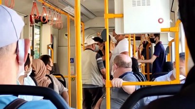 yasli adam -  Metroda sokak müzisyeni gerginliği Videosu